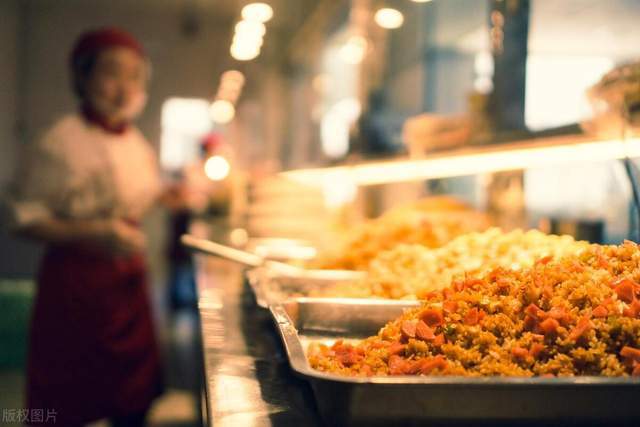 校園餐飲管理 食品安全責(zé)任必須回歸校園